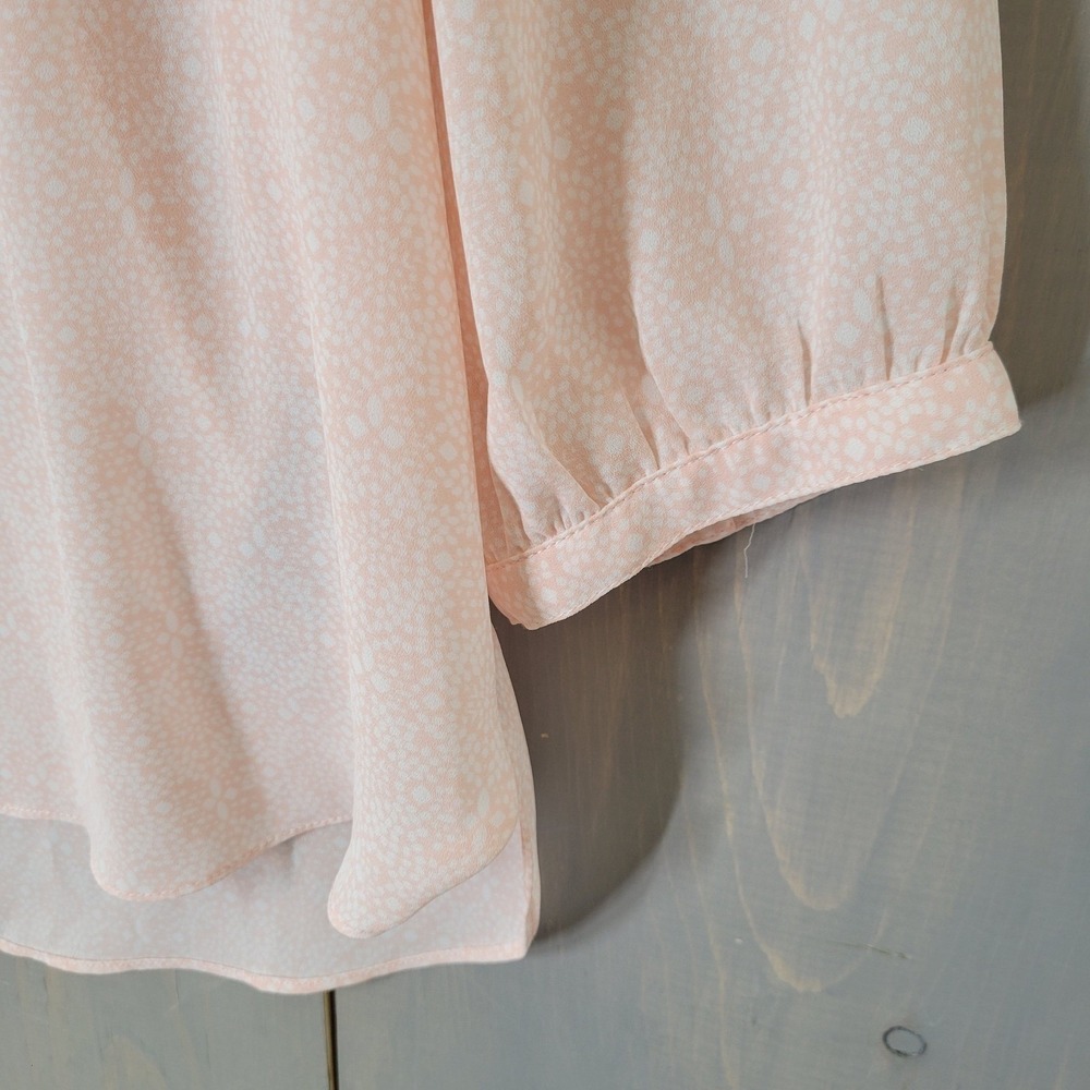 NYDJ Pintuck Blouse Women Large Peach Pink White Dot Print 3/4 Sleeve V-Neck - Picture 5 of 9